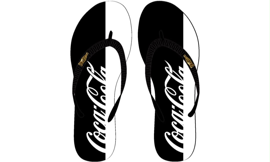 CHINELO COCA COLA FLAGS FEMININO PRETO/B